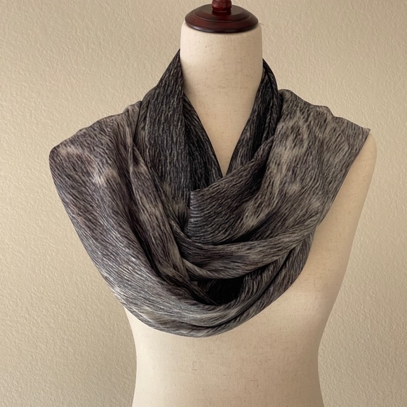 Modal Silk Scarf Shawl 26" X 73" Inspired by Harbor Seal fur - Picture 4 of 10